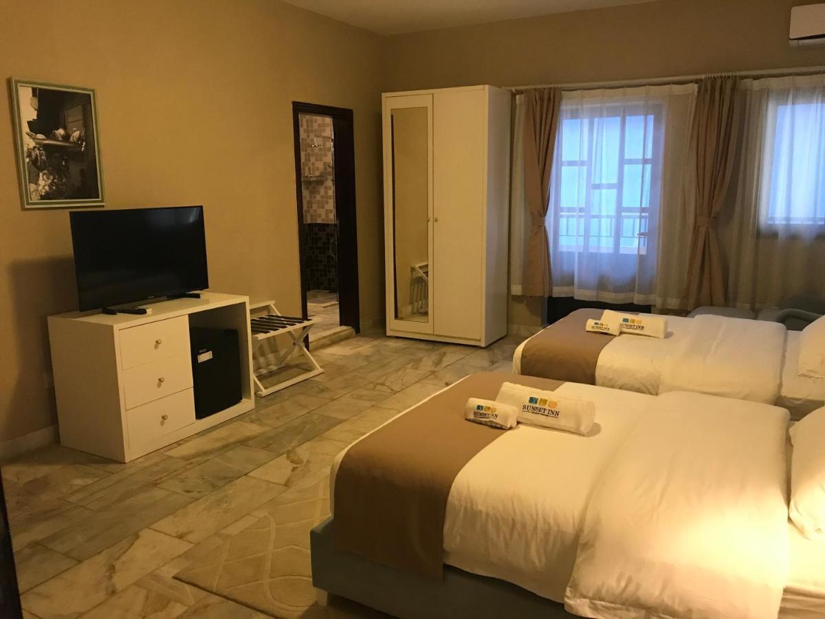 Sunset Inn Monrovia Bagian luar foto