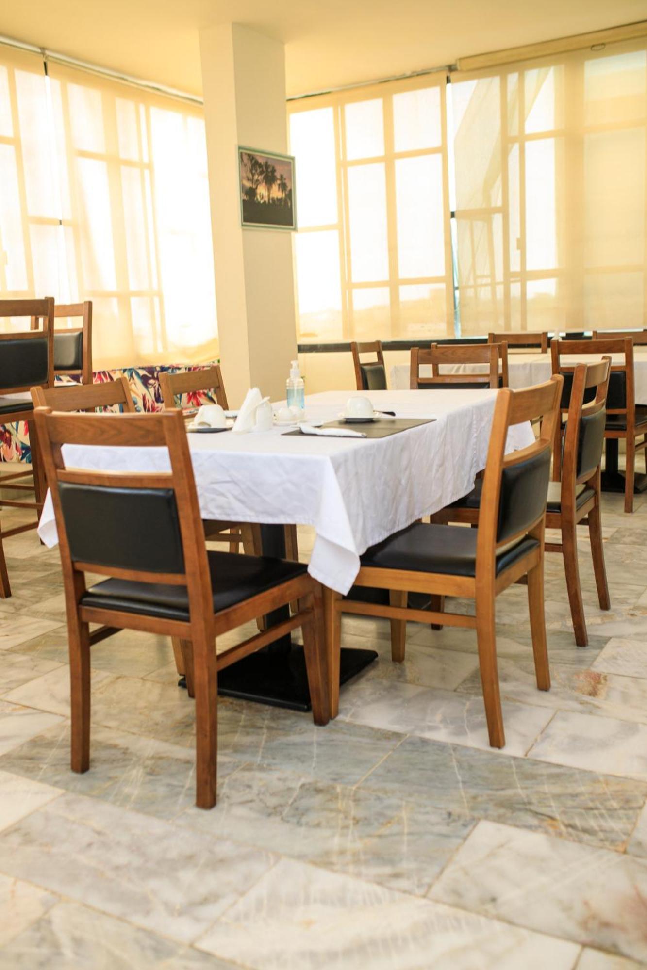 Sunset Inn Monrovia Bagian luar foto